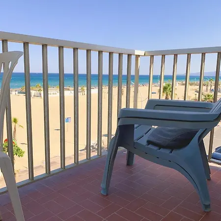Plage Et Piscine Apartment *